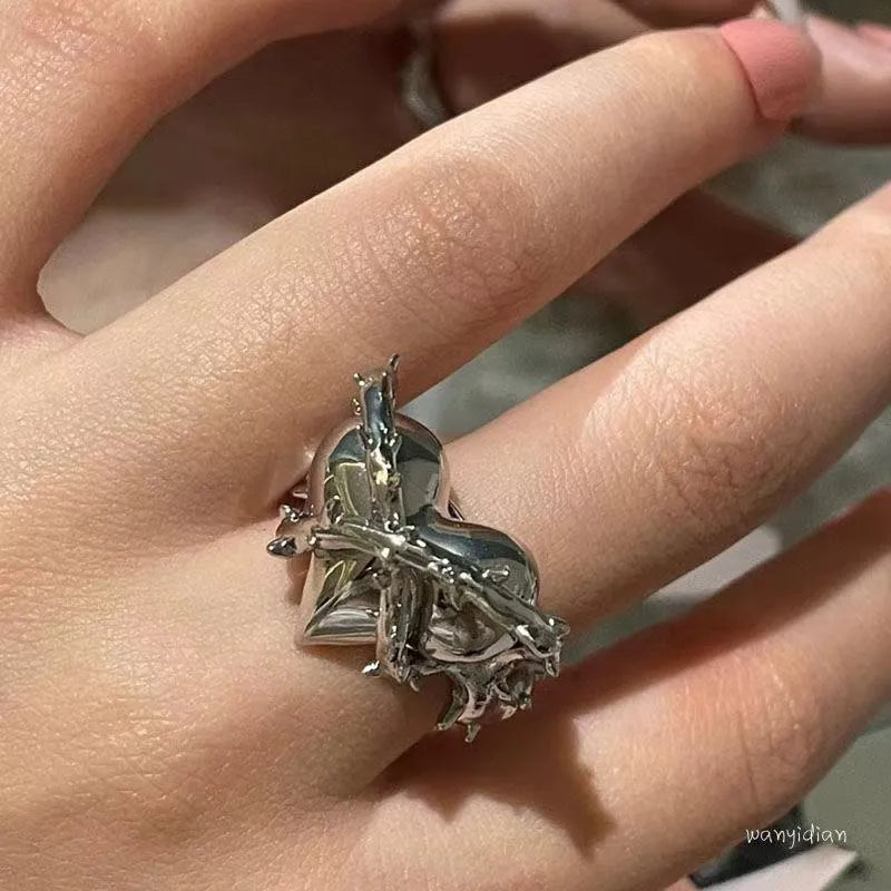 Gothic Black Heart Thorn Ring – Adjustable Open Ring