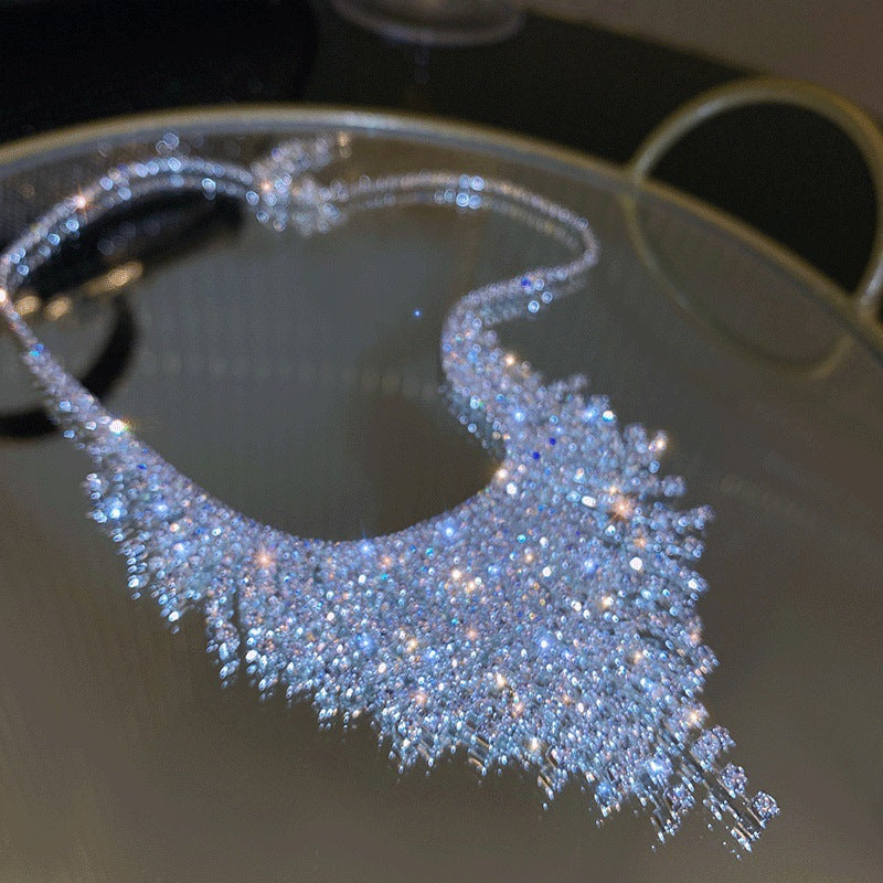 Elegant Lady Geometric Zircon Alloy Necklace
