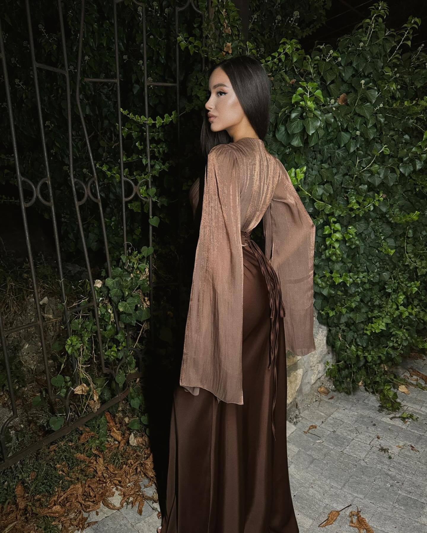 Women's Elegant White Maxi Dress – Long Sleeve Draped Cape Gown for Evening & Formal Occasions
