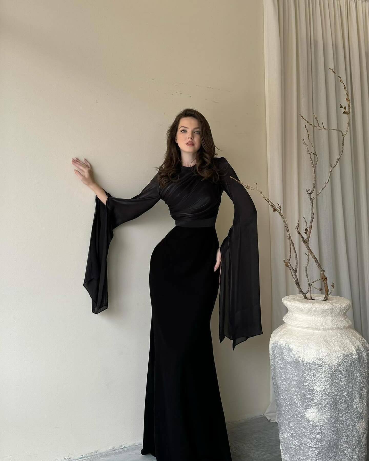 Women's Elegant White Maxi Dress – Long Sleeve Draped Cape Gown for Evening & Formal Occasions