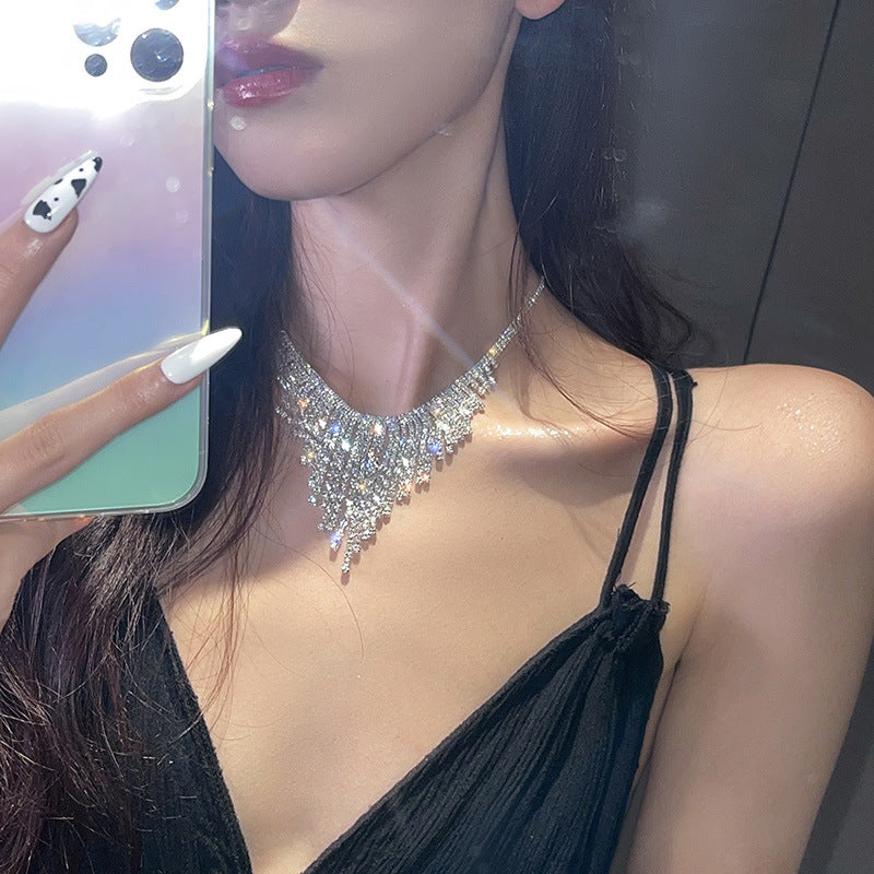 Elegant Lady Geometric Zircon Alloy Necklace