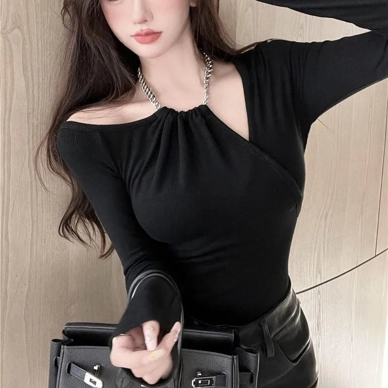 Women's Elegant Off-Shoulder Black Long Sleeve Top with Chain Neck Detail – Chic Slim Fit Fashion Blouse"
