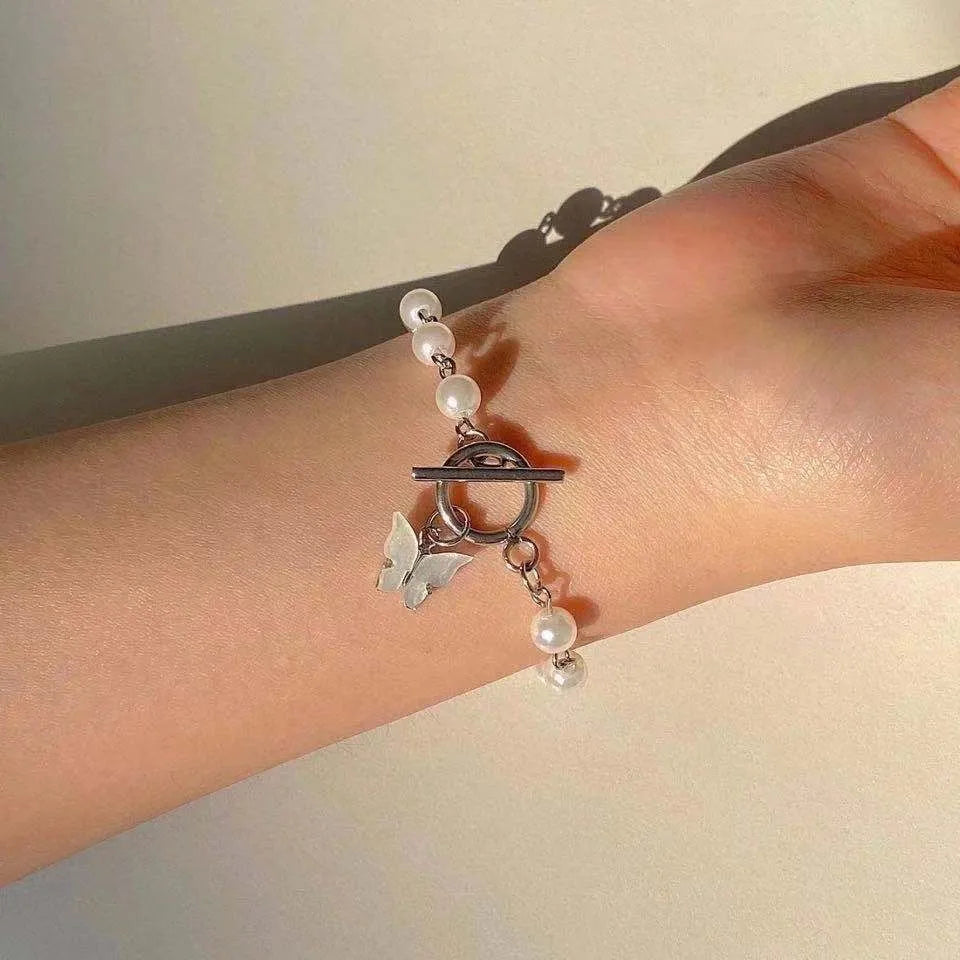Butterfly Pearl Toggle Bracelet – Elegant Charm Chain Jewelry for Women