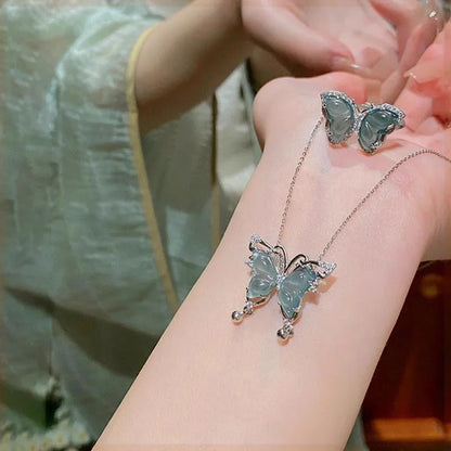 Ice Crystal Butterfly Necklace – Elegant Clavicle Chain