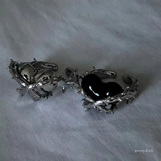 Gothic Black Heart Thorn Ring – Adjustable Open Ring