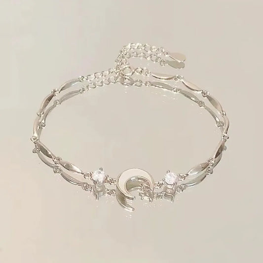 Lunar Charm Crescent Moon Zircon Bracelet – Elegant Silver Chain