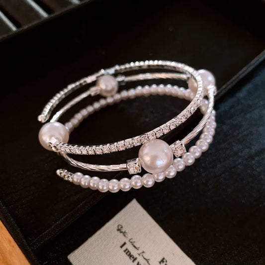Chic Crystal & Pearl Women’s Bracelet