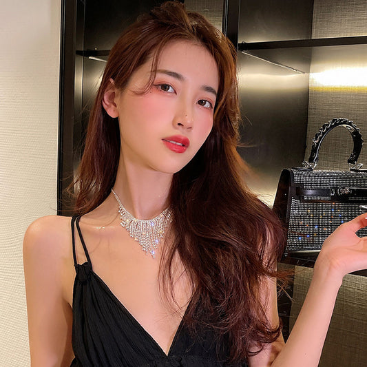 Elegant Lady Geometric Zircon Alloy Necklace